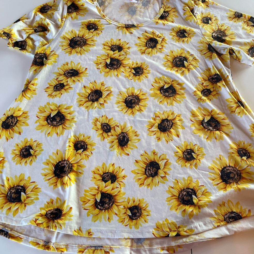 3x sunflower perfect T LulaRoe.